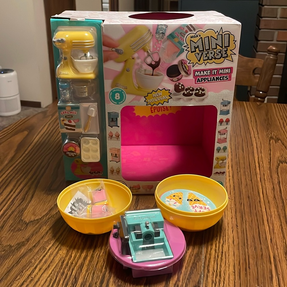 Miniverse Appliances bundle - blue ice cream machine AND empty box